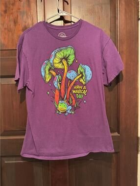 DPM Purple Graphic T-Shirt Have a Magical Day Frog and Mushrooms Size Large